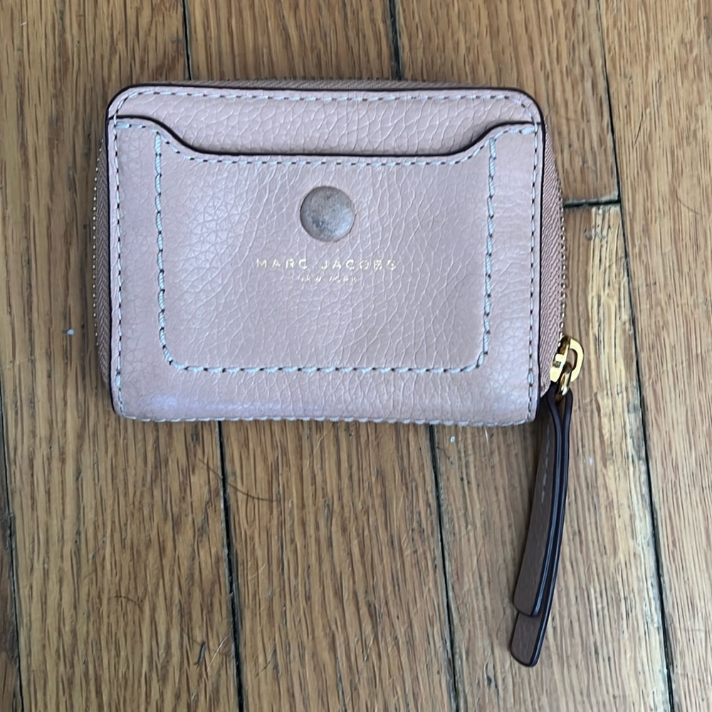 Marc Jacobs zip wallet